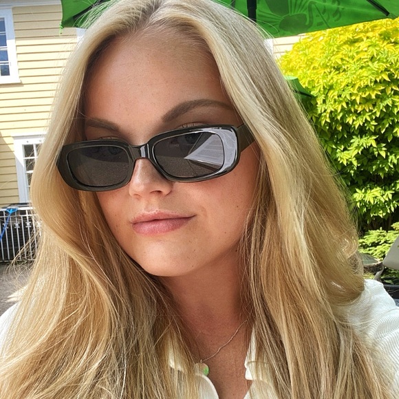 Meet your Posher, Christine - Picture 1 of 1